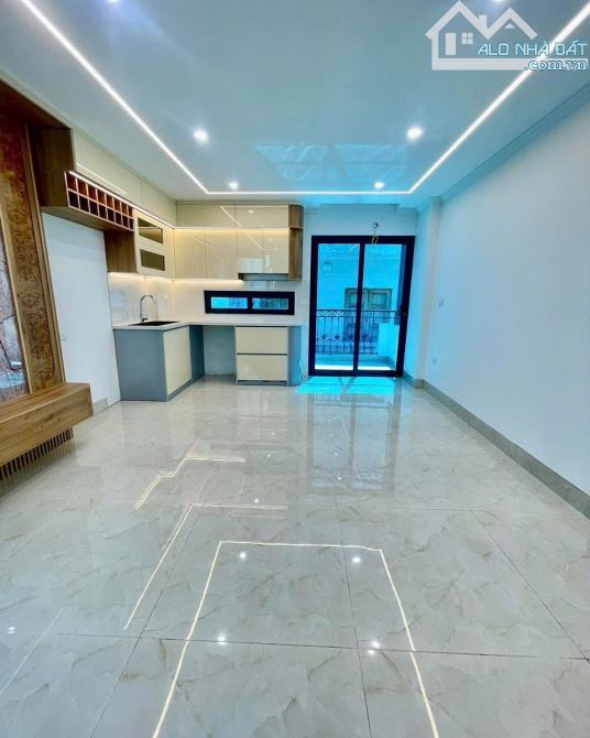 NGÃ TƯ SỞ - Ô TÔ ĐỖ CỬA - 40M x 7 TẦNG THANG MÁY - 30M RA PHỐ - NGÕ THÔNG - 3