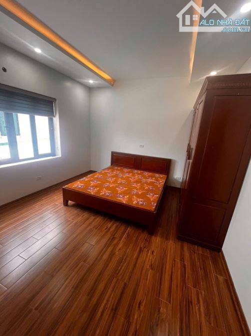 Bán căn 3 tầng x 85m ngõ Chùa Hàng. Gần Tô Hiệu. Giá 6.5 tỷ - 3