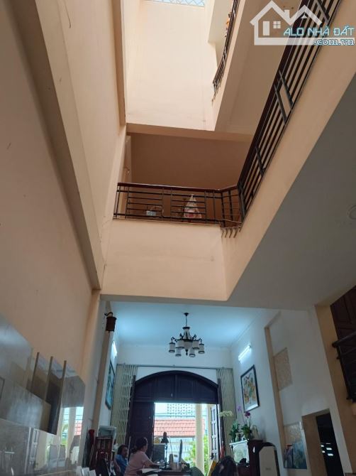 BIỆT THỰ SÂN VƯỜN ĐƯỜNG SỐ 36 TÂN QUÝ QUẬN 7  DT: 7.4/8*32M (260M2) – CHỈ 38 TỶ - 3