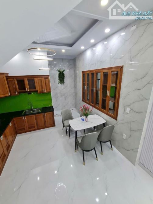 Ô TÔ NGỦ NHÀ - ĐỐI DIỆN EMART PHAN HUY ÍCH - 4 TẦNG - NGANG 4 - CN 58M² - GIÁ 6.X TỶ - 3