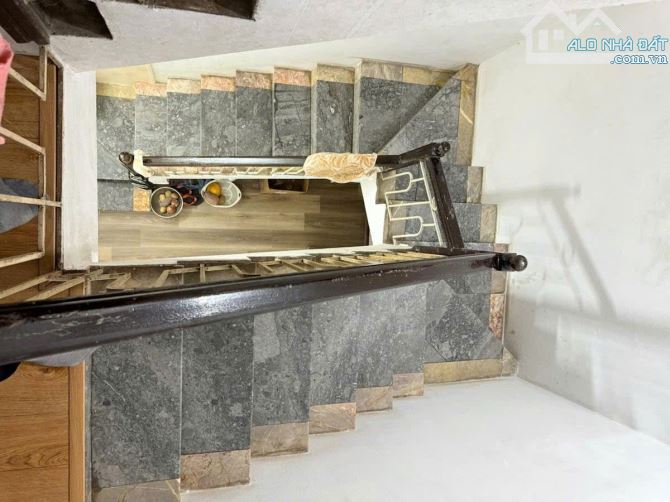 BÁN NHÀ PHÂN LÔ PHỐ NGUYỄN NGỌC NẠI QUẬN THANH XUÂN DT: 77M2 MT: 7M GIÁ : 23 TỶ - 3