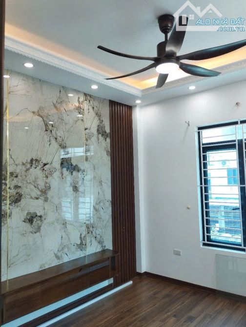 nhà 4 tầng lô góc 3 mặt tiền ngõ ôtô 7 chỗ để trong nhà - 4