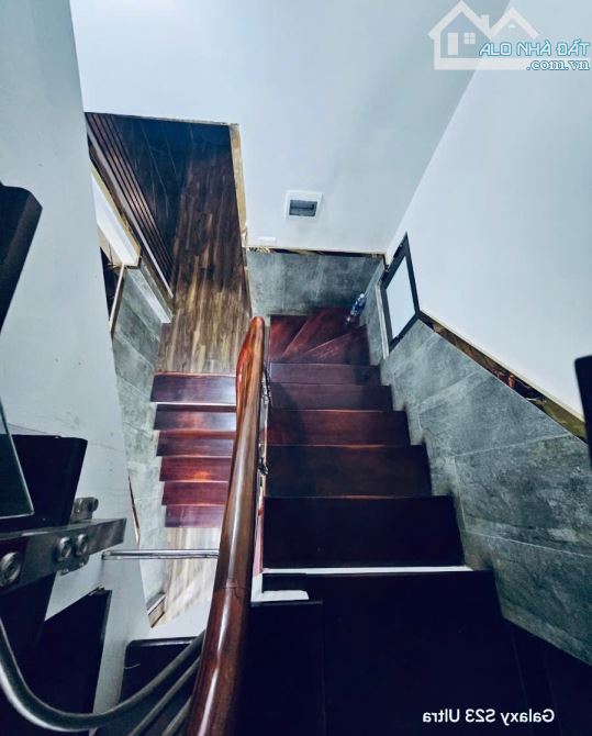 Bán Nhà Chủ đang cần tiền Phố Nguyễn Chí Thanh Đống Đa 50m2 6 tầng mt 4.1m - 4