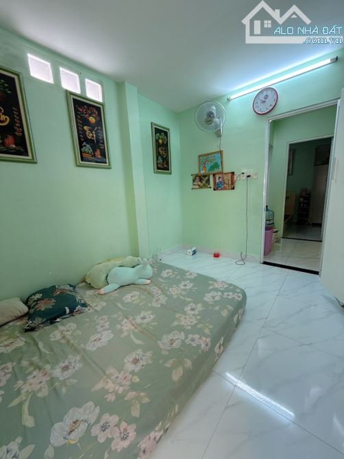 SƯ VẠN HẠNH- QUẬN 10- DT: 27M2 - 3 TẦNG - HẺM 3M - AN NINH - CHỈ  4 TỶ 900 - 4