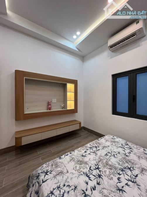 ️🎭 BÁN GẤP NHÀ LÊ QUANG ĐỊNH - 11 PHÒNG NGANG HƠN 5M - 5 TẦNG - 15,5 TỶ - 4