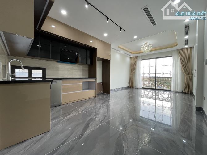NGỌC LÂM - LONG BIÊN, THANG MÁY, VỈA HÈ, KINH DOANH ĐỈNH. - 4