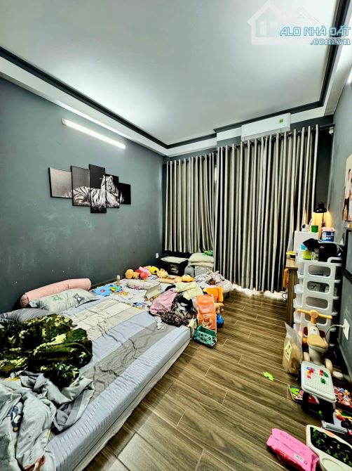 Phố Ẩm Thực Phan Xích Long- HXH Thông– 4 Tầng 40M2– 4PN– Sổ Riêng Hoàn Công–  8 Tỷ TL - 4