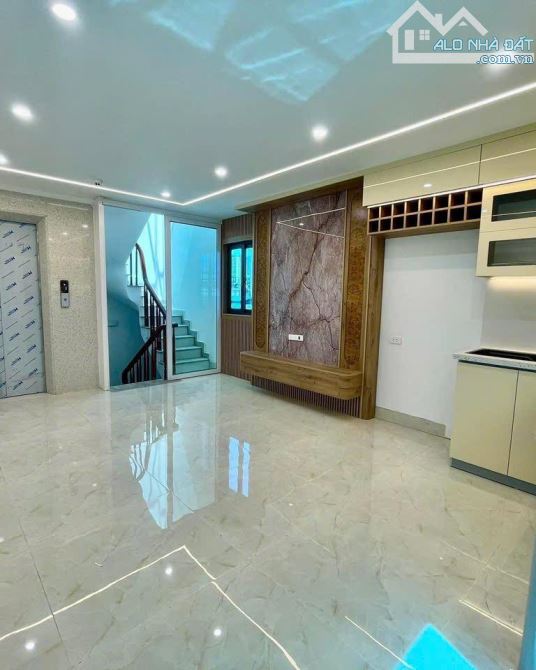 NGÃ TƯ SỞ - Ô TÔ ĐỖ CỬA - 40M x 7 TẦNG THANG MÁY - 30M RA PHỐ - NGÕ THÔNG - 4
