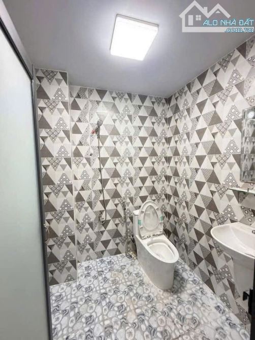 BÁN NHÀ LỬNG MỚI XÂY – 3 PHÒNG NGỦ – CHỈ 1 TỶ 150 TRIỆU - 4