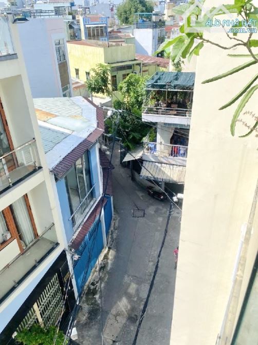 👉Bán Nhà :Đường Sư Huỳnh Liên, P 10 Tân Bình ,Ngang 4M ,40M2  4 Tầng  Chỉ nhỉnh 5TỶ - 5
