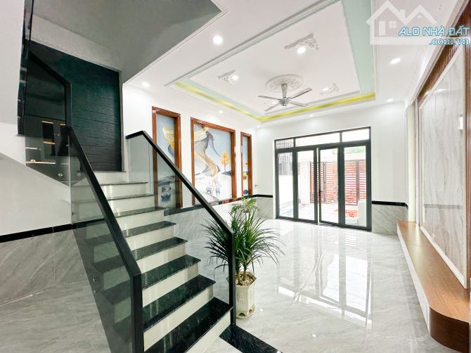 CHỦ GỞI BÁN NHÀ 1 TRỆT 2 LẦU (HOÀN CÔNG) KDC HOÀNG MINH CHÁNH P. HOÁ AN. GIÁ CHỈ 4,5 TỶ TL - 5