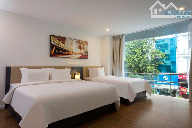 BÁN KHÁCH SẠN 3 SAO 50 PHÒNG- GÓC 2 MẶT TIỀN LÝ TỰ TRỌNG,Q1- DT: 10X25- 10 TẦNG- 450 TỶ - 5