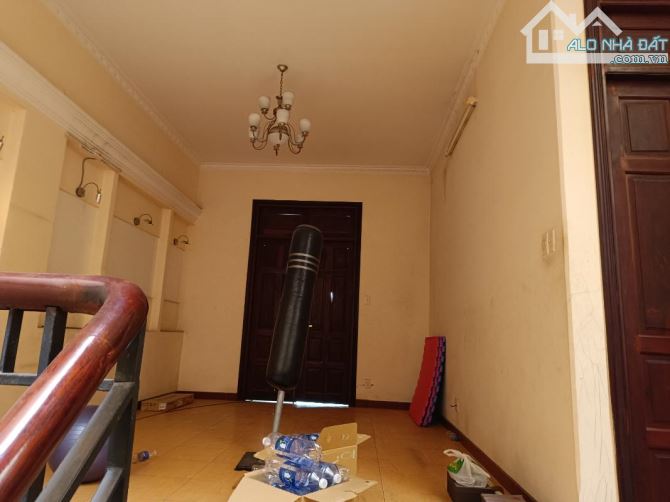 BIỆT THỰ SÂN VƯỜN ĐƯỜNG SỐ 36 TÂN QUÝ QUẬN 7  DT: 7.4/8*32M (260M2) – CHỈ 38 TỶ - 5