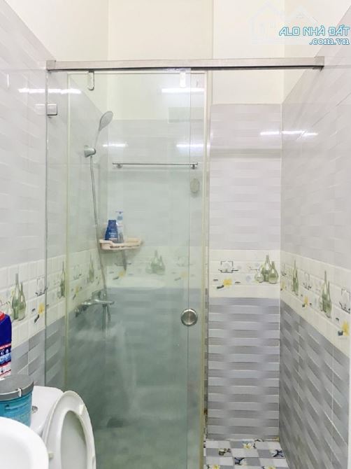 👉Bán Nhà :Đường Sư Huỳnh Liên, P 10 Tân Bình ,Ngang 4M ,40M2  4 Tầng  Chỉ nhỉnh 5TỶ - 6