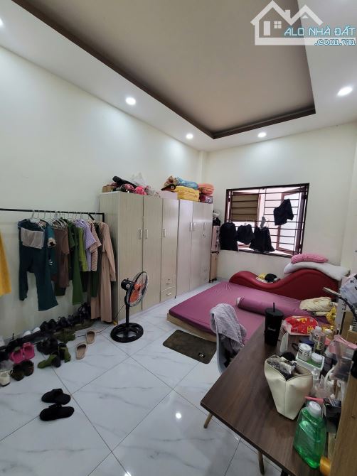 Bán nhà 1T3L 5x18m hoàn công, mặt tiền đường ĐT.743A p.Bình An, đang thuê 12tr/th - 6