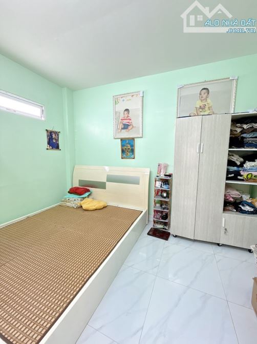 SƯ VẠN HẠNH- QUẬN 10- DT: 27M2 - 3 TẦNG - HẺM 3M - AN NINH - CHỈ  4 TỶ 900 - 6