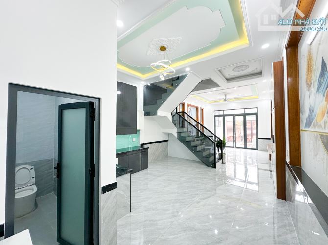 CHỦ GỞI BÁN NHÀ 1 TRỆT 2 LẦU (HOÀN CÔNG) KDC HOÀNG MINH CHÁNH P. HOÁ AN. GIÁ CHỈ 4,5 TỶ TL - 6