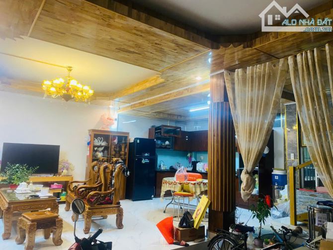 Chỉ hơn 6 tỷ sở hữu ngay nhà khu vực trung tâm, đường xe hơi.  Đầy đủ tiện ich. - 6