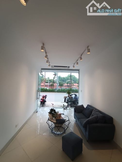BÁN NHÀ MẶT PHỐ KIM MÃ - BA ĐÌNH 40m2 - 5T - MT 3.5m - 23 TỶ - VỈA HÈ - KINH DOANH ĐỈNH - 6