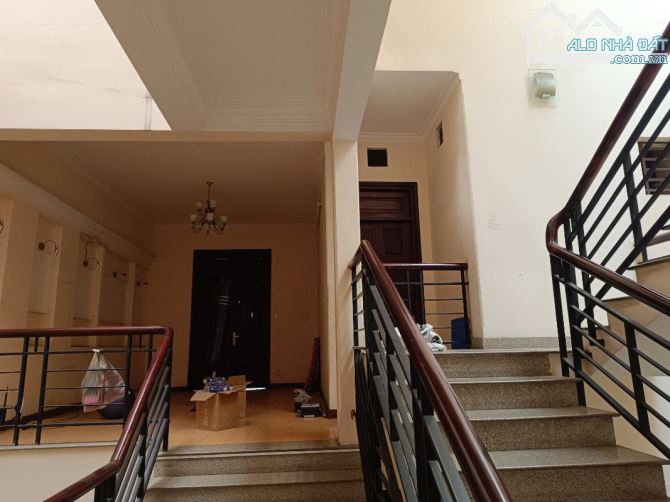 BIỆT THỰ SÂN VƯỜN ĐƯỜNG SỐ 36 TÂN QUÝ QUẬN 7  DT: 7.4/8*32M (260M2) – CHỈ 38 TỶ - 6