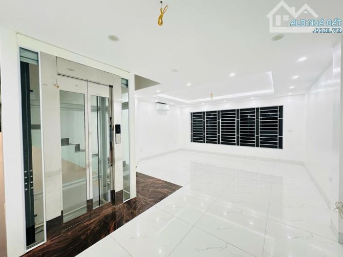 Hoàng Quốc Việt-Cầu Giấy-Phân Lô-Oto Tránh-Thang Máy-2 Thoáng-65m 6 Tầng Mt 5,1m Giá 25,4 - 7