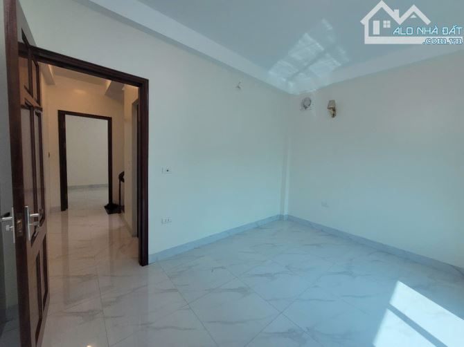 Bán nhà Liên Mạc 50m2 4 tầng, full nội thất tiền tỷ, gần sân chơi, ô tô giá 5,8 tỷ - 7