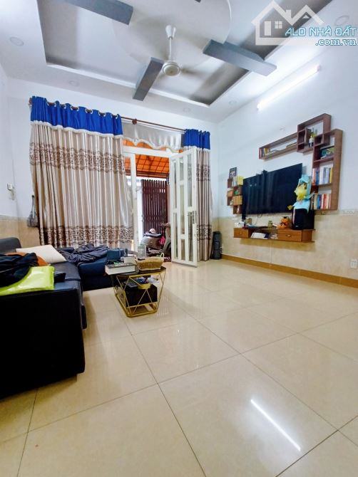 Bán gấp nhà54m2. 4 tầng. Nở hậu nhẹ. Đường 26 tháng 3BHH. BT - 7