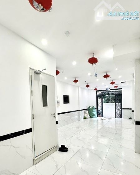 🏡 Bán nhà VŨ NGỌC PHAN, toà CCMN, CHDV Studio cao cấp ở kết hợp cho thuê. Dt 75m2, 7 tầng - 7