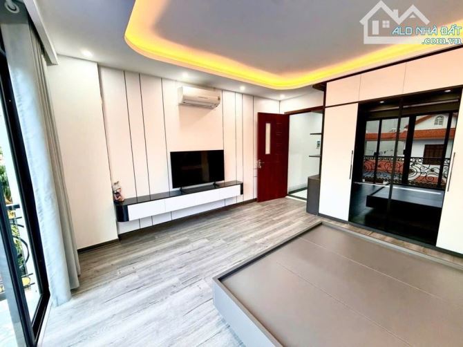 BÁN NHÀ ĐẸP, MỚI NGỌC THỤY –Ô TÔ 7 CHỖ– THANG MÁY – 47M2 CHỈ 15,2 TỶ - 7