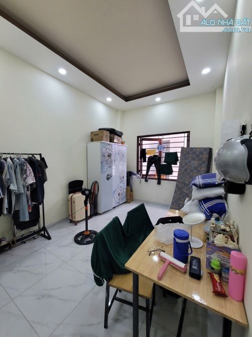 Bán nhà 1T3L 5x18m hoàn công, mặt tiền đường ĐT.743A p.Bình An, đang thuê 12tr/th - 8