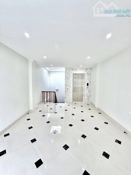 CẦN BÁN NHÀ NGÕ 619 ĐƯỜNG VŨ TÔNG PHAN. 45M2 - 6 TẦNG XÂY MỚI. THANG MÁY. - 8