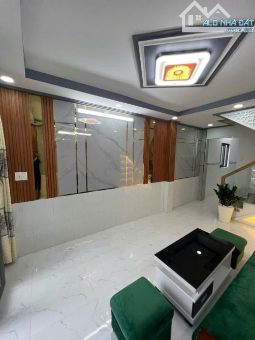 HUỲNH TẤN PHÁT- TT NHÀ BÈ- 32M²- 2 TÂNG-SỔ RIÊNG-  MỚI, ĐẸP- HẺM 1982- 2,9 TỈ - 8