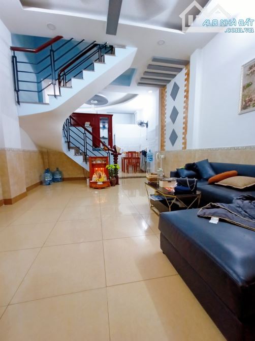 Bán gấp nhà54m2. 4 tầng. Nở hậu nhẹ. Đường 26 tháng 3BHH. BT - 9