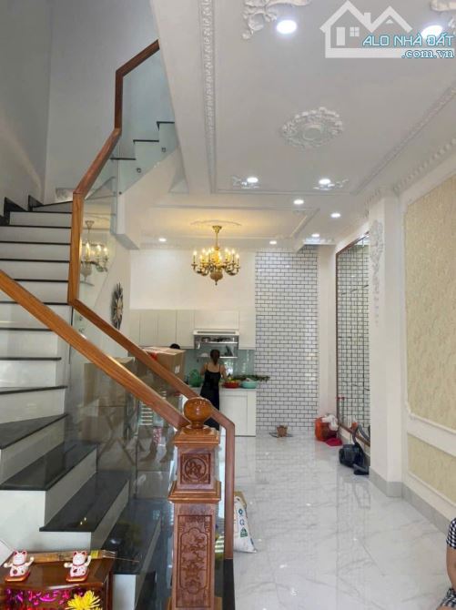 Bán nhà đẹp cổ điển, gần Vành Đai 2. Nhà 1 trệt 2 lầu, 4pn, hẻm cực rộng sạch đẹp - 9