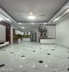 Nhà Nguyễn Văn Cừ oto đỗ cửa 30m2 giá 6,xty
