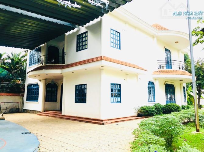 Bán Đất Biệt Thự Thảo Điền,Quận 2 DT:1500m2(33mx45m) Thổ Cư 1061m2-Giá 200 Triệu/m2