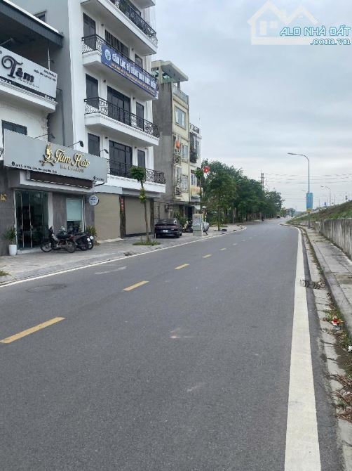 Bán đất Giang Biên 87m, vỉa hè oto tránh, kinh doanh giá 15 tỷ hơn - 1