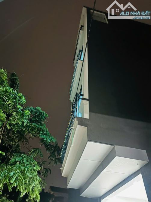 BÁN GẤP NHÀ MỚI GẦN GA NHỔN ,ĐH CÔNG NGHIỆP ,ĐƯỜNG VÀNH ĐAI 3,5  Ô TÔ ĐỖ GẦN DT 36M2