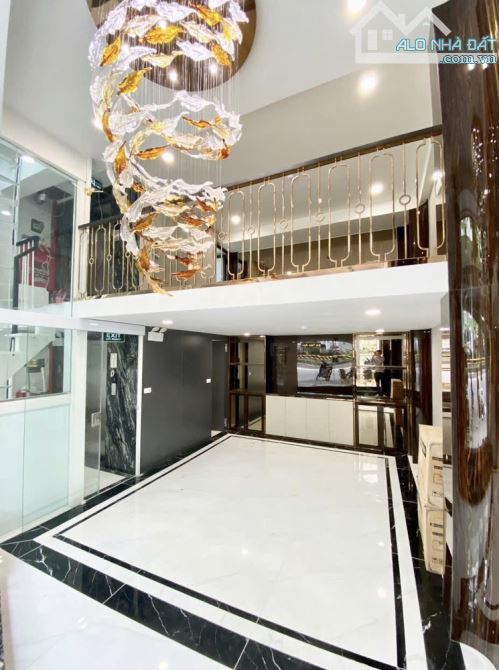 Siêu phẩm mặt phố Phạm Văn Đồng,KD đỉnh cao, MT siêu rộng, 9 tầng, vỉa hè đá bóng, 19tỷ