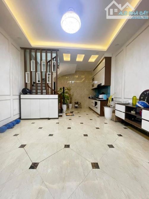 Bán nhà Vũ Tông Phan, Thanh Xuân: 34m2*3T chỉ 3 tỷ 2,  3 ngủ, nhà xây bê tông chắc chắn, ở