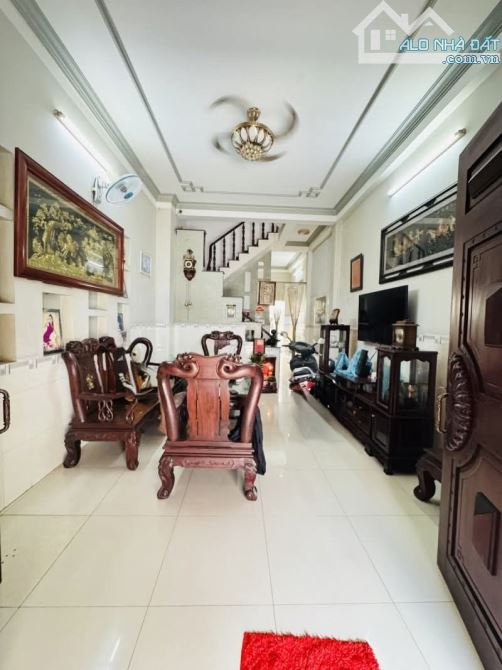 RẺ HIẾM -NHÀ 3 TẦNG GẦN LÊ TRỌNG TẤN GIÁP TÂN PHÚ- HẺM XE HƠI - 60M2 (4x15) - CHỈ HƠN 5 TỶ