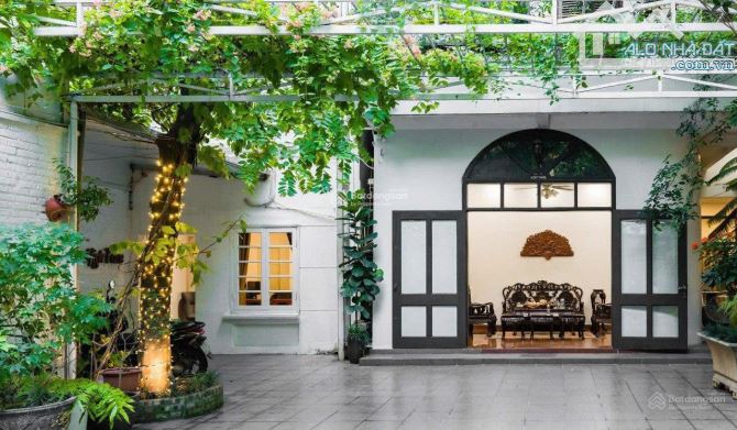 BIỆT THỰ NHÀ VƯỜN – PHỐ ĐỘI CẤN – DT 400M – 2 MẶT NGÕ – Ô TÔ VÀO NHÀ – SÁT PHỐ - VIP HÀ NỘ