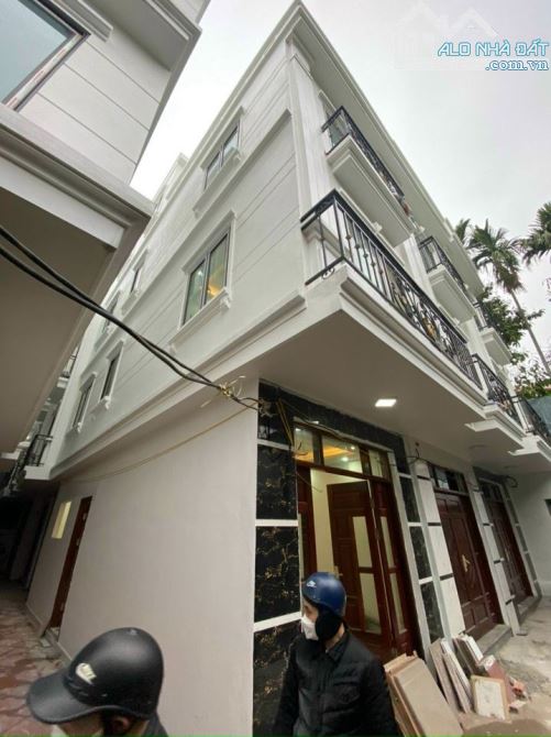 Rẻ nhất Phụng Châu, Chương Mỹ : 34m2 xây 3 tầng. Oto đỗ ngay cổng. Tiện ích ngập tràn
