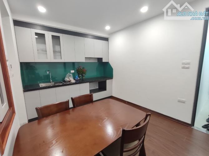 BÁN CĂN HỘ TẬP THỂ NGUYỄN TRÃI,50M2 x 2 NGỦ, FULL NỘI THẤT,NHÀ ĐẸP Ở LUÔN.