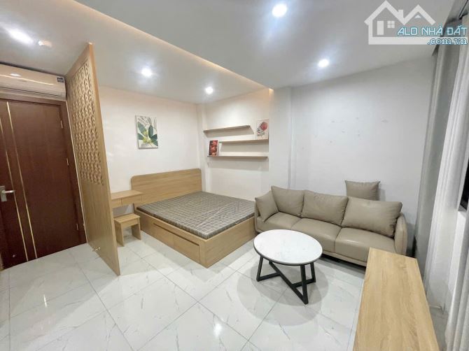 Tòa chung cư mini Láng Hạ 20 phòng, 2 thoáng, dòng tiền 120 triệu, ngõ thông, gần phố, 82m