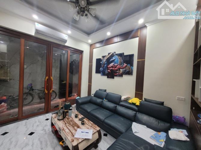 QUANG TIẾN - ĐẠI MỖ- NGÕ NÔNG GẦN PHỐ - 5 TẦNG 4 NGỦ - GIÁ 6 TỶ.