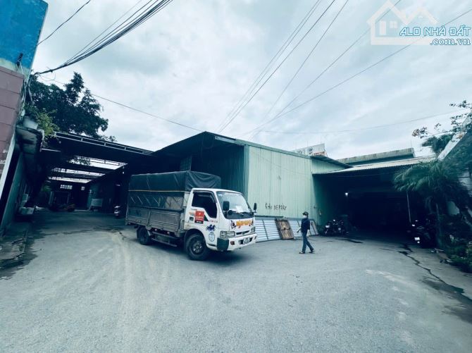 Cho thuê kho diện tích 550m2 đường Hữu Hưng, Dương Nội, Hà Đông
