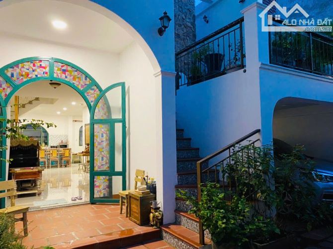 Nhà 3 tầng sân vườn + gara ô tô ngay mặt tiền Linh Đông vành đai 2 Phạm Văn Đồng DT 8x19