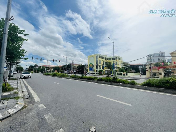 🏡 BÁN NHÀ LÔ GÓC 3 MẶT THOÁNG THANG MÁY KÍNH TĐC ĐÔNG KHÊ 2 NGÔ QUYỀN GIÁ 9,X TỶ