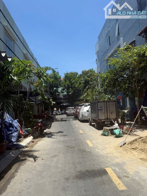 Tôi chính chủ cần bán nhanh 2 lô liền kề đường Mỹ Đa Đông 5, gần biển Mỹ Khê.